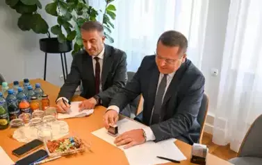 Podpisanie umowy na inwestycję drogową w Gminie Skołyszyn 1