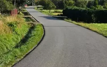 Podpisanie umowy na inwestycję drogową w Gminie Skołyszyn 2