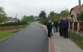 Galeria aktualności Nowy chodnik, szersza jezdnia, wyższy komfort i bezpieczeństwo. Kolejna droga w Gminie Skołyszyn już gotowa! &nbsp; 2