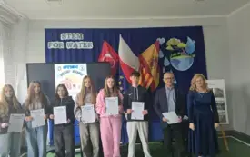 Grupa polska z certyfikatami uczestnictwa  