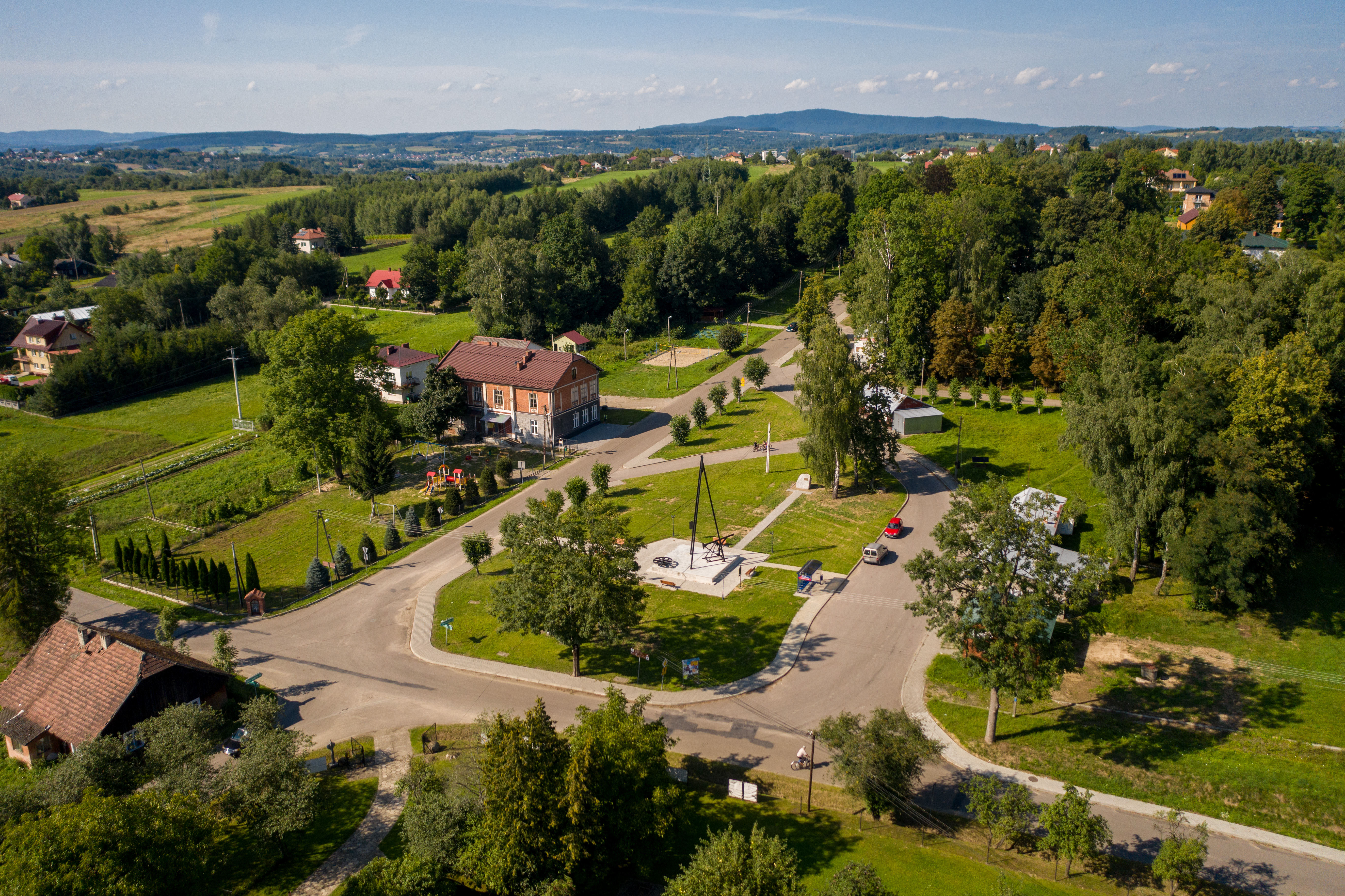 Widok z&nbsp;drona na&nbsp;wieś Harklowa