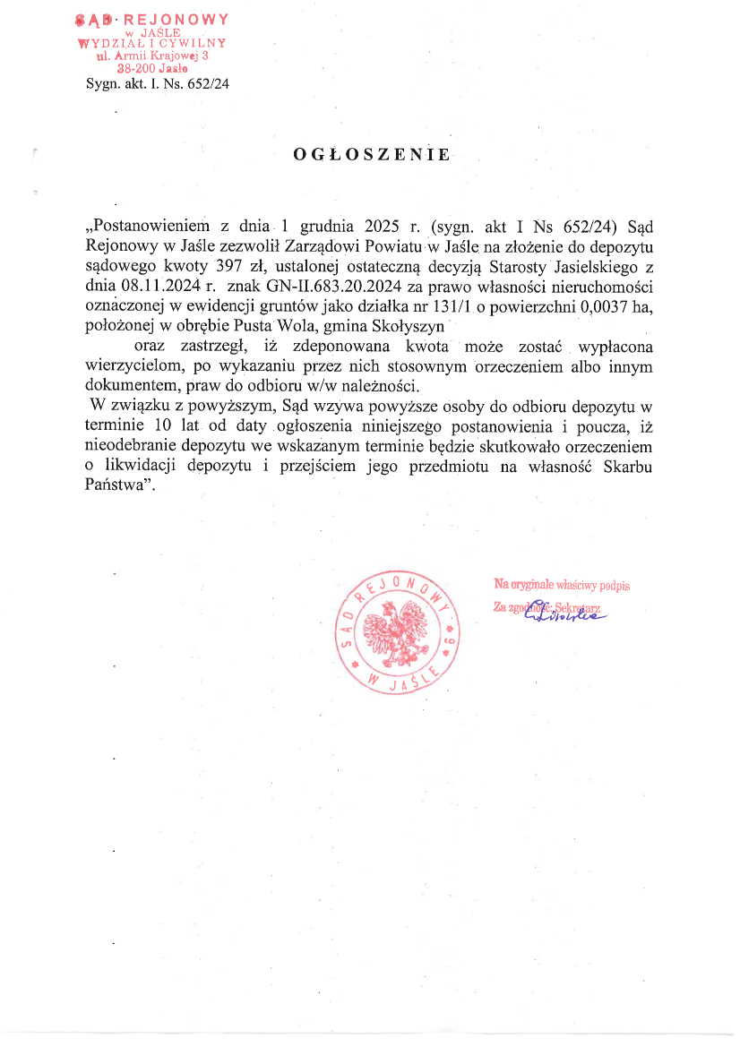 Tekst ogłoszenia sądowego i&nbsp;pieczątka. Dokument nie wytworzony przez Urząd Gminy