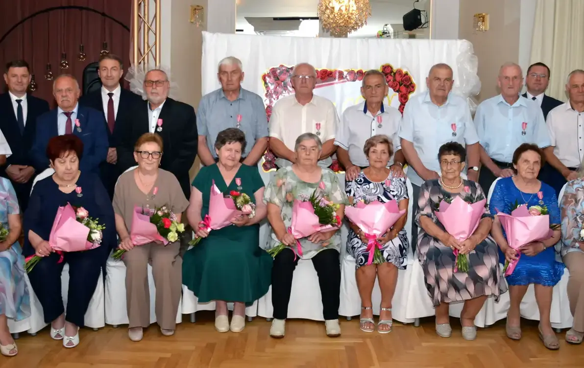 Ludzie, władze